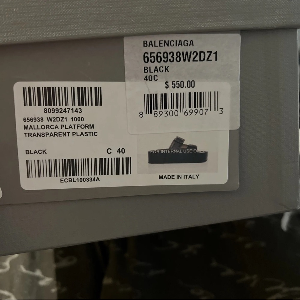 Great sandal only wore once ..